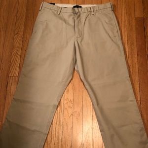 NWT - Men's Banana Republic Chinos size 38/32